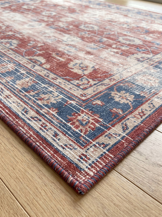 Kiremit ve Krem Palmetli Retro Madalyonlu Şönil Halı TH-098 kenar ve doku detayı