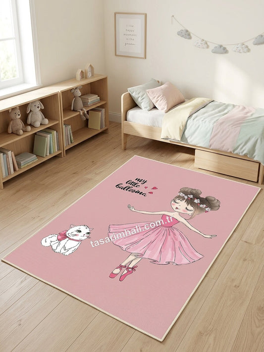 Pembe küçük balerin desenli şönil halı çocuk odasında